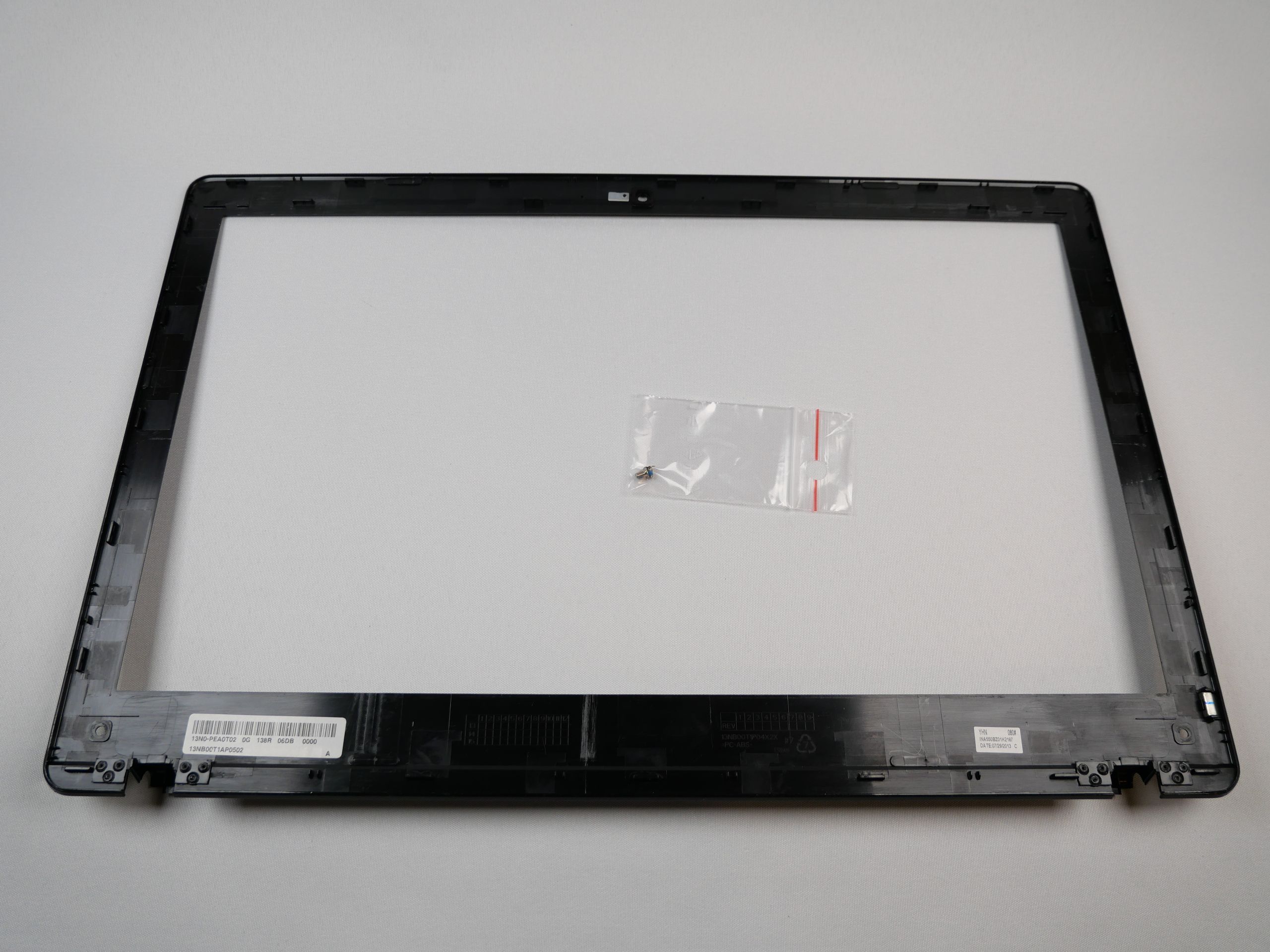 asus-p550cc-xo558g-front-frame-bezel-40-2