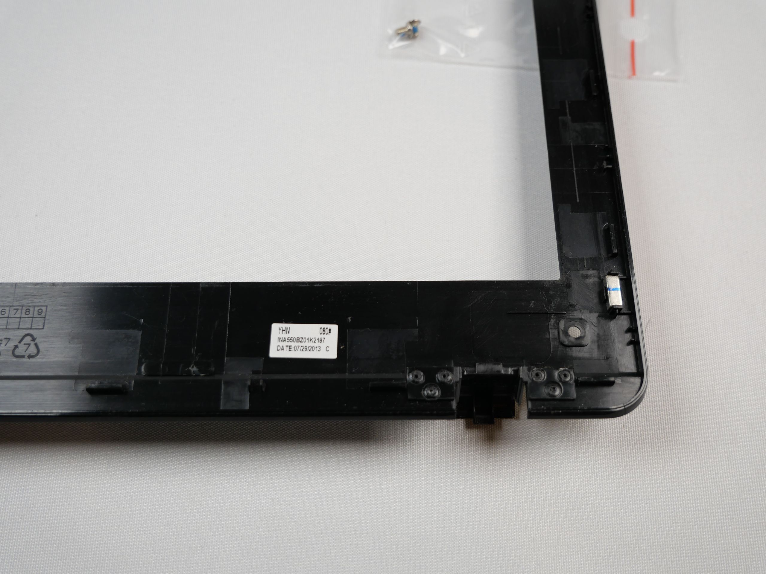 asus-p550cc-xo558g-front-frame-bezel-40-4