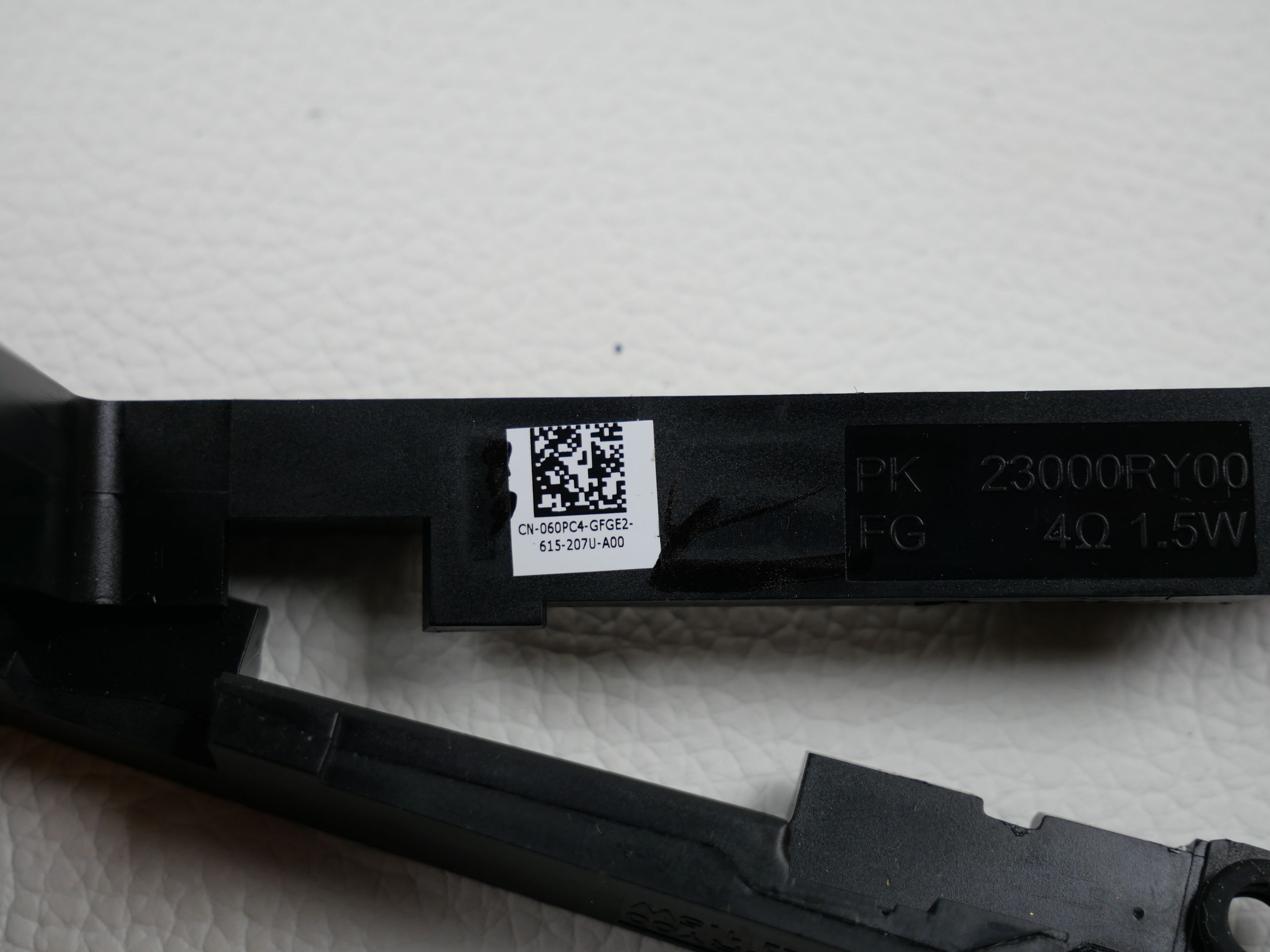 alienware-17-r3-speaker-423-2