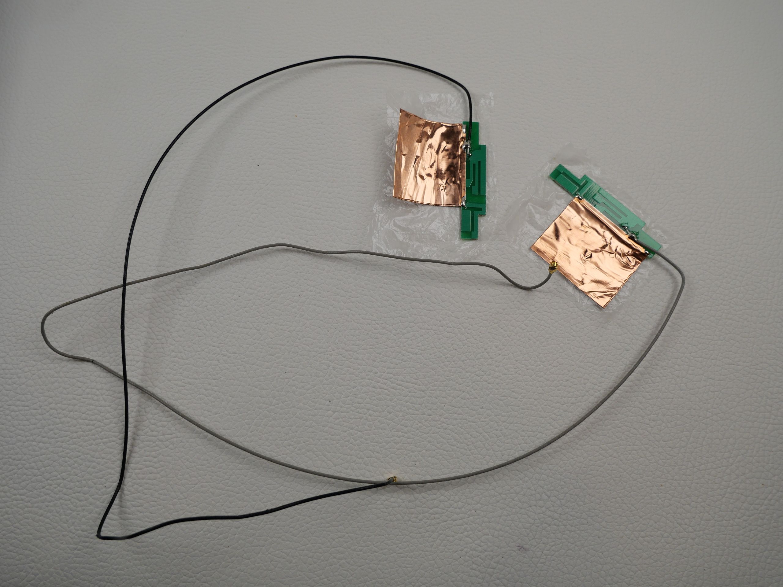 medion-erazer-x7827-antenna-470-1