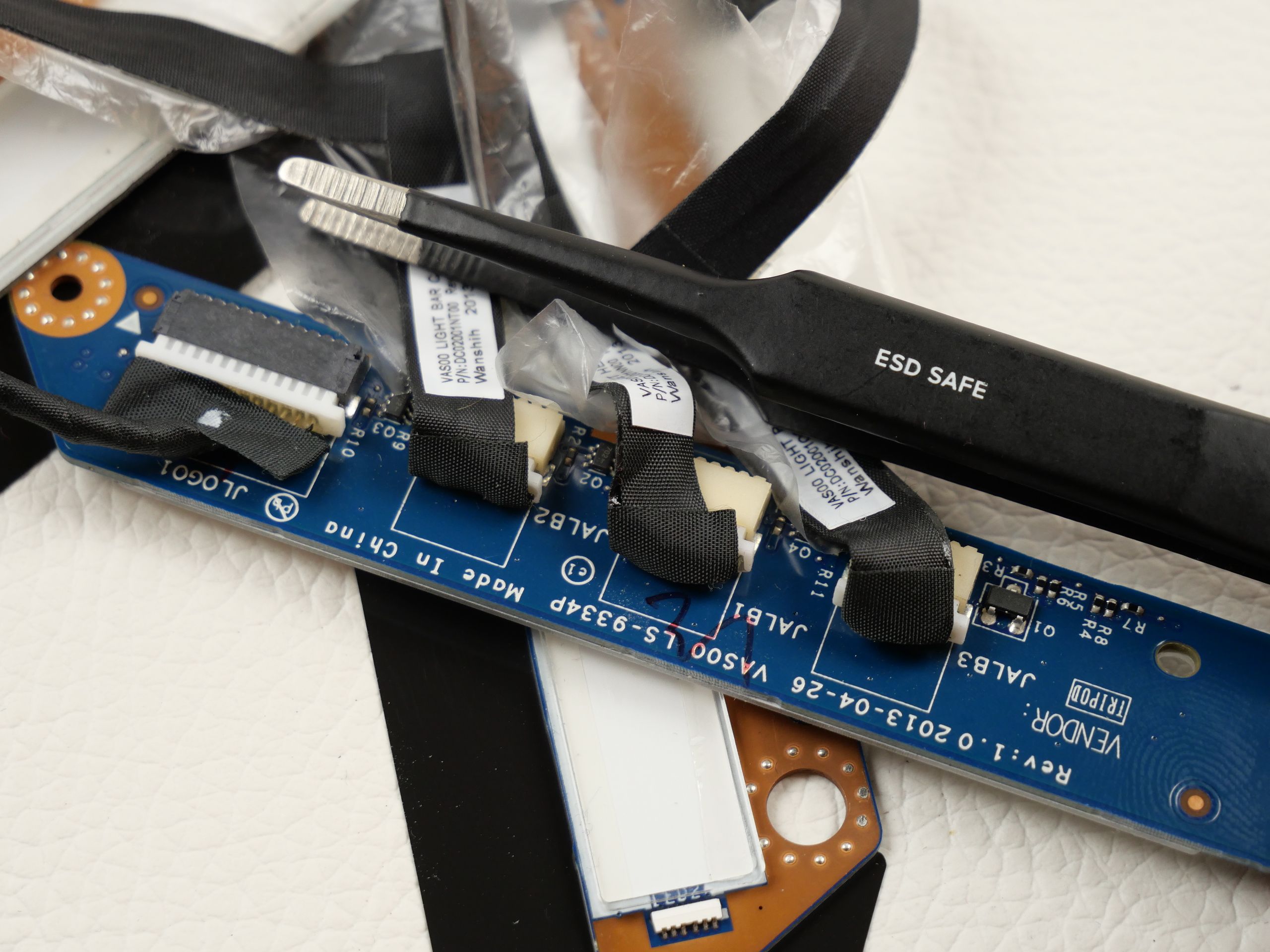 alienware-17-r1-module-board-led-lighting-614-4