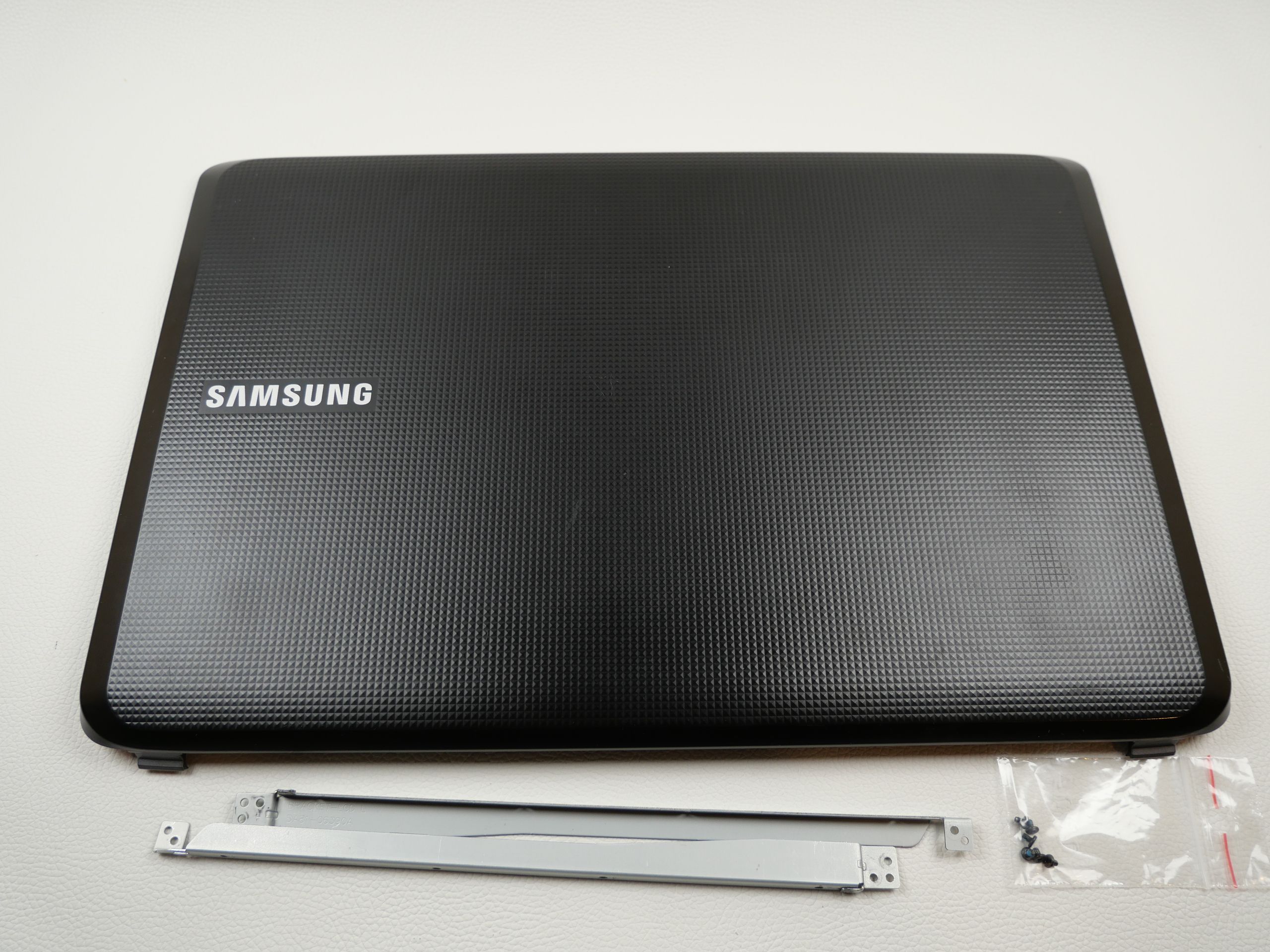 samsung-np-r530-top-lid-back-cover-654-1
