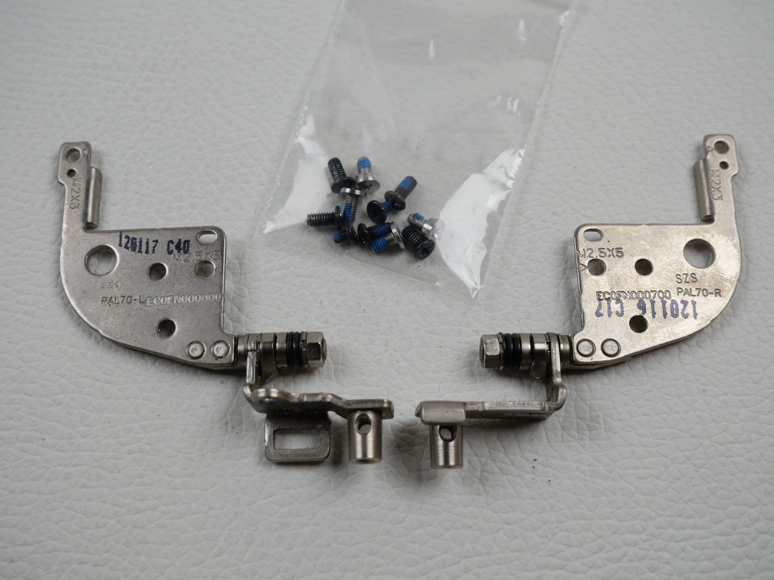 dell-latitude-e6320-display-hinges-812-1