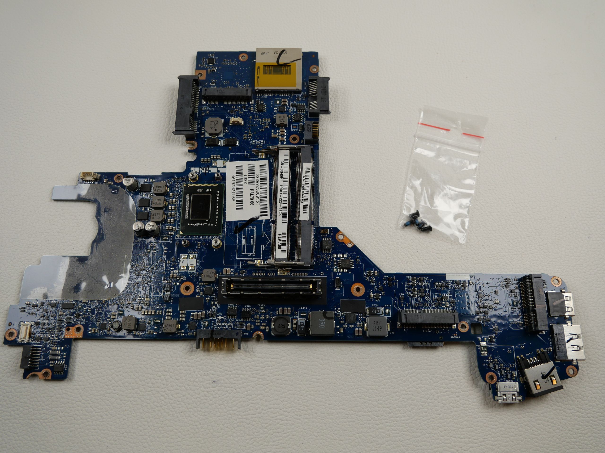 dell-latitude-e6320-motherboard-827-1