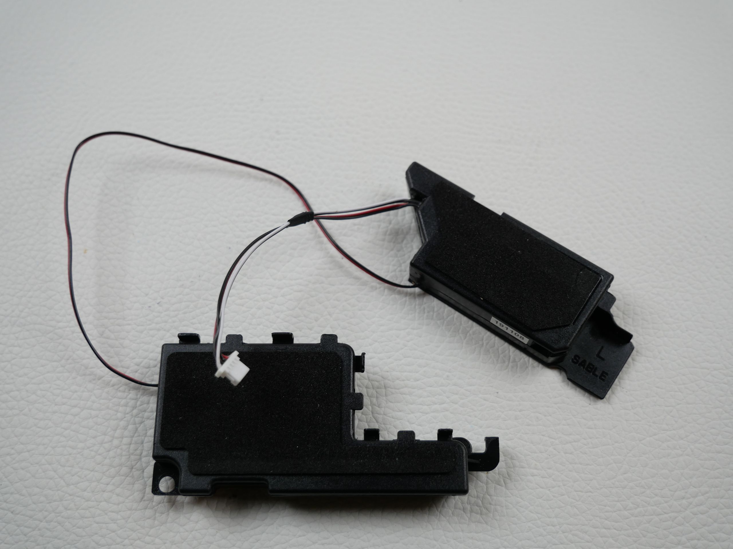 hp-17-by0563ng-speaker-779-2