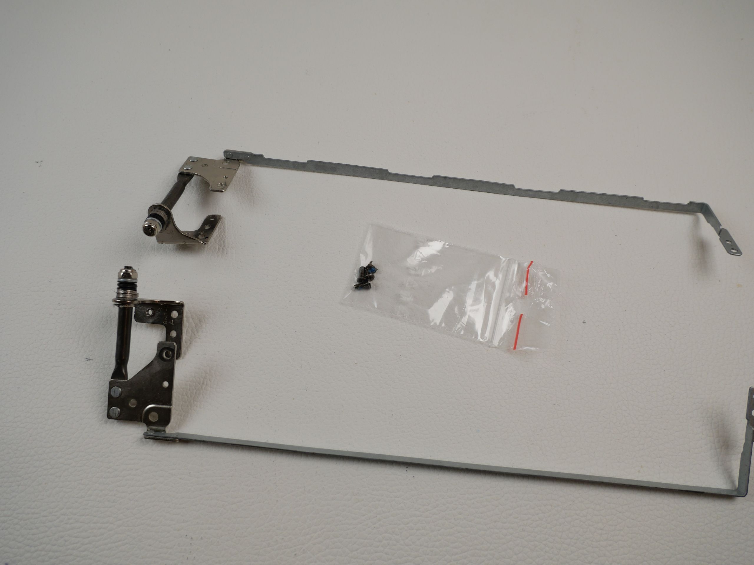 fujitsu-lifebook-a532-display-hinges-871-2