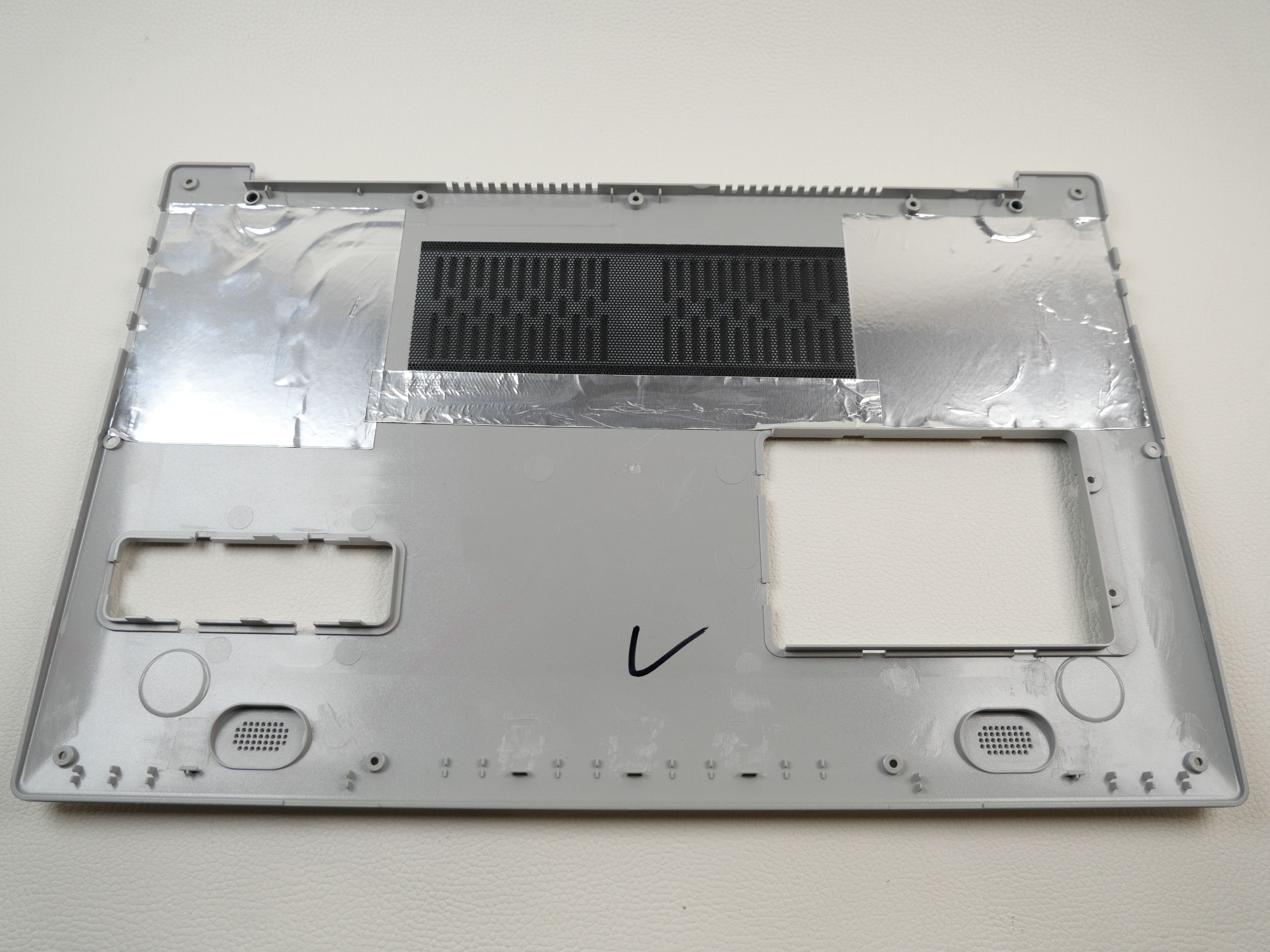 jumper-technology-ezbook-s15-case-bottom-1045-3