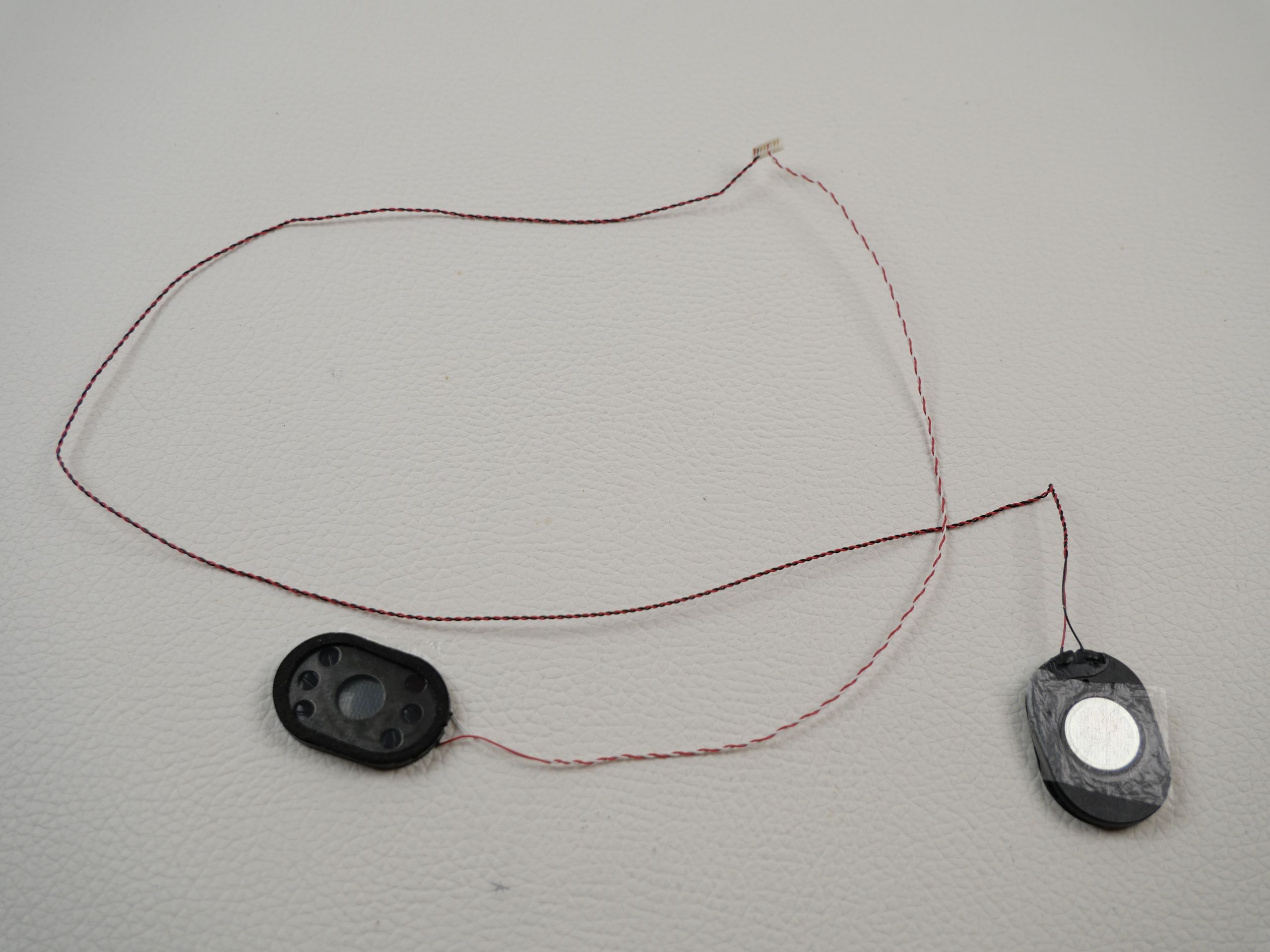 jumper-technology-ezbook-s15-speaker-1028-1