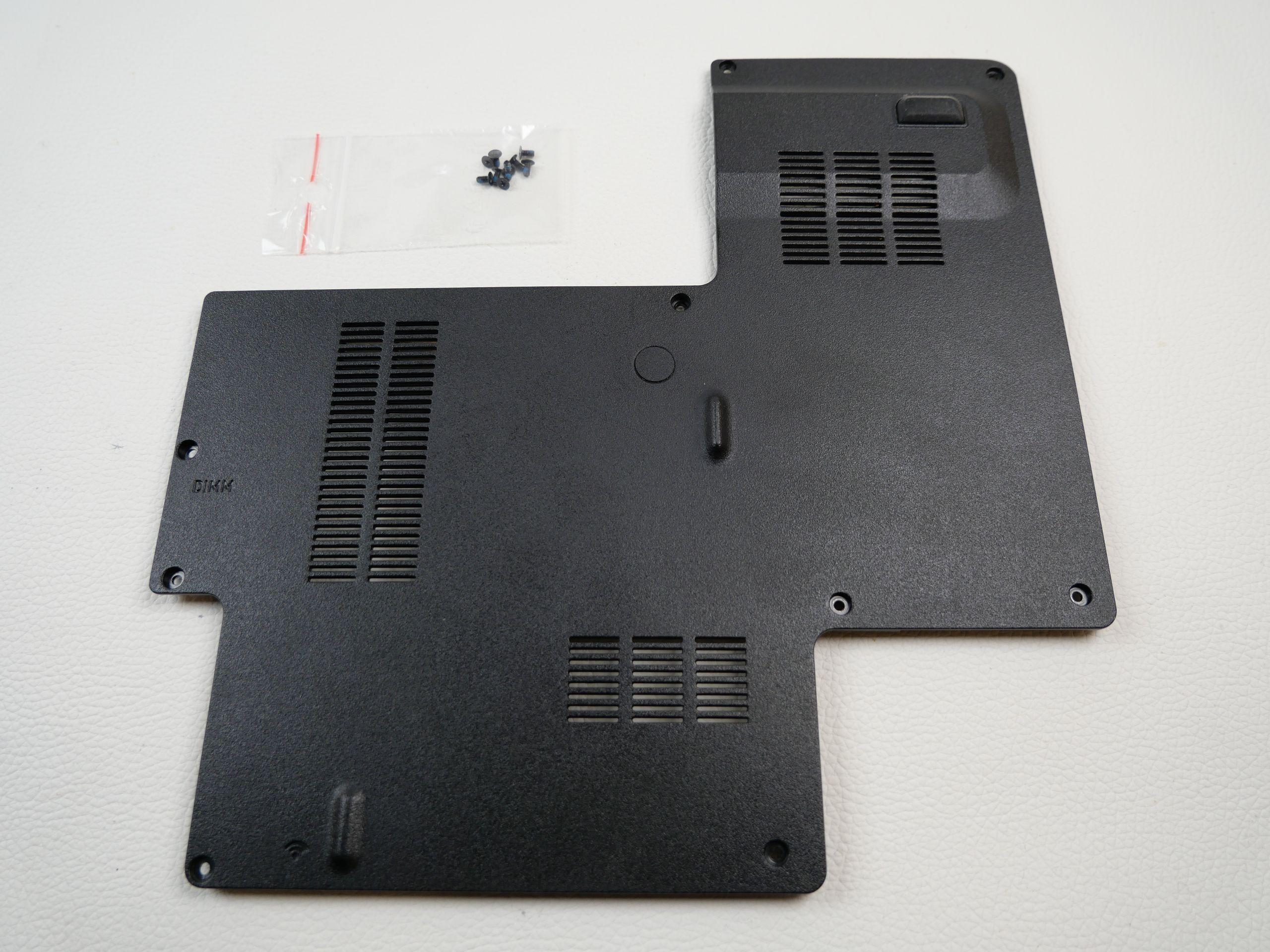 medion-akoya-p6613-access-panel-door-cover-1115-1