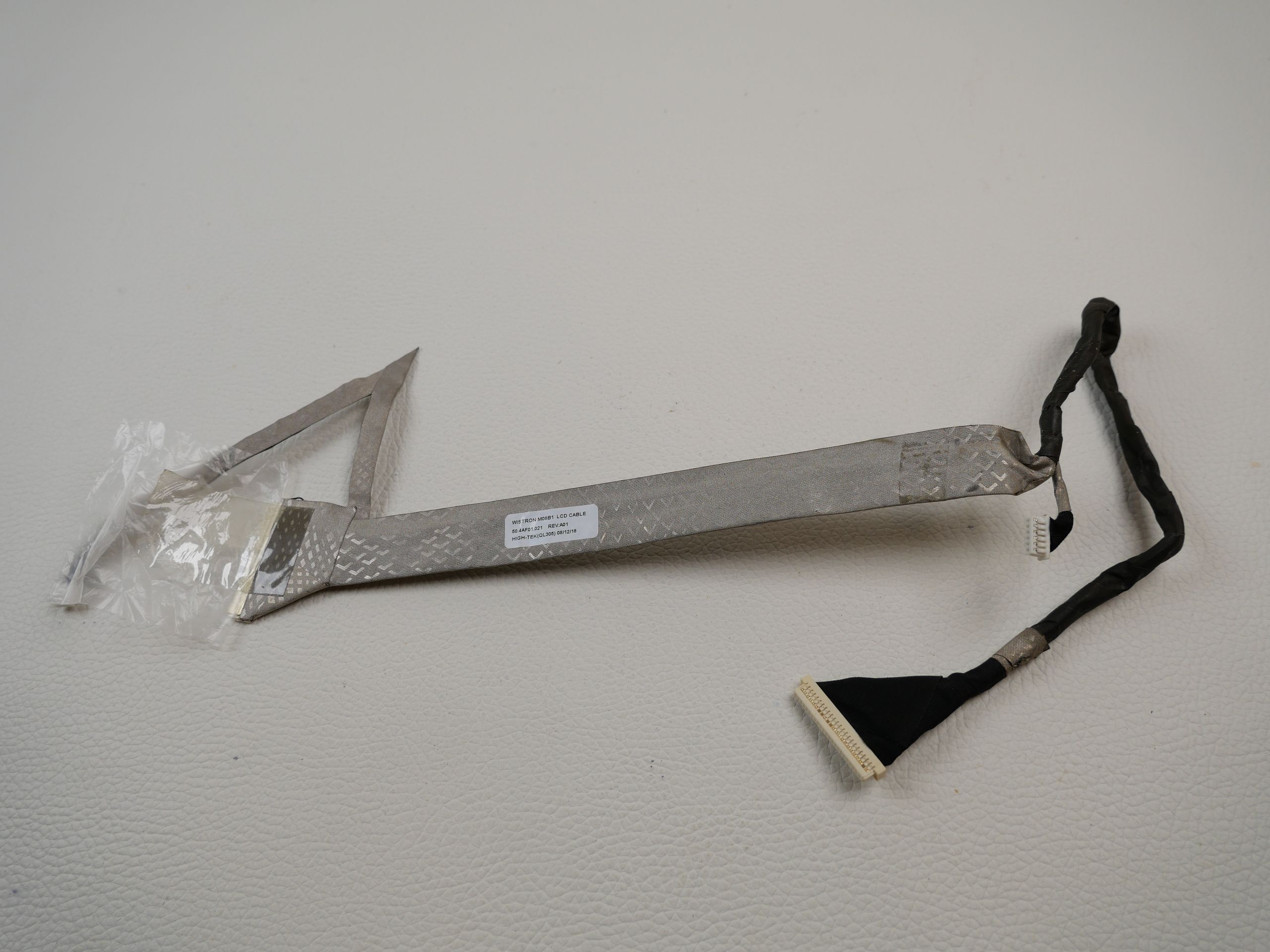 medion-akoya-p6613-display-webcam-cable-1111-1