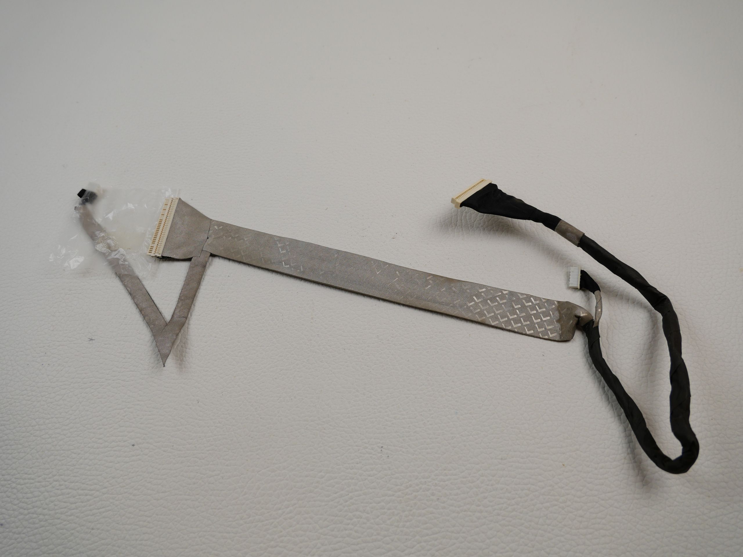 medion-akoya-p6613-display-webcam-cable-1111-3