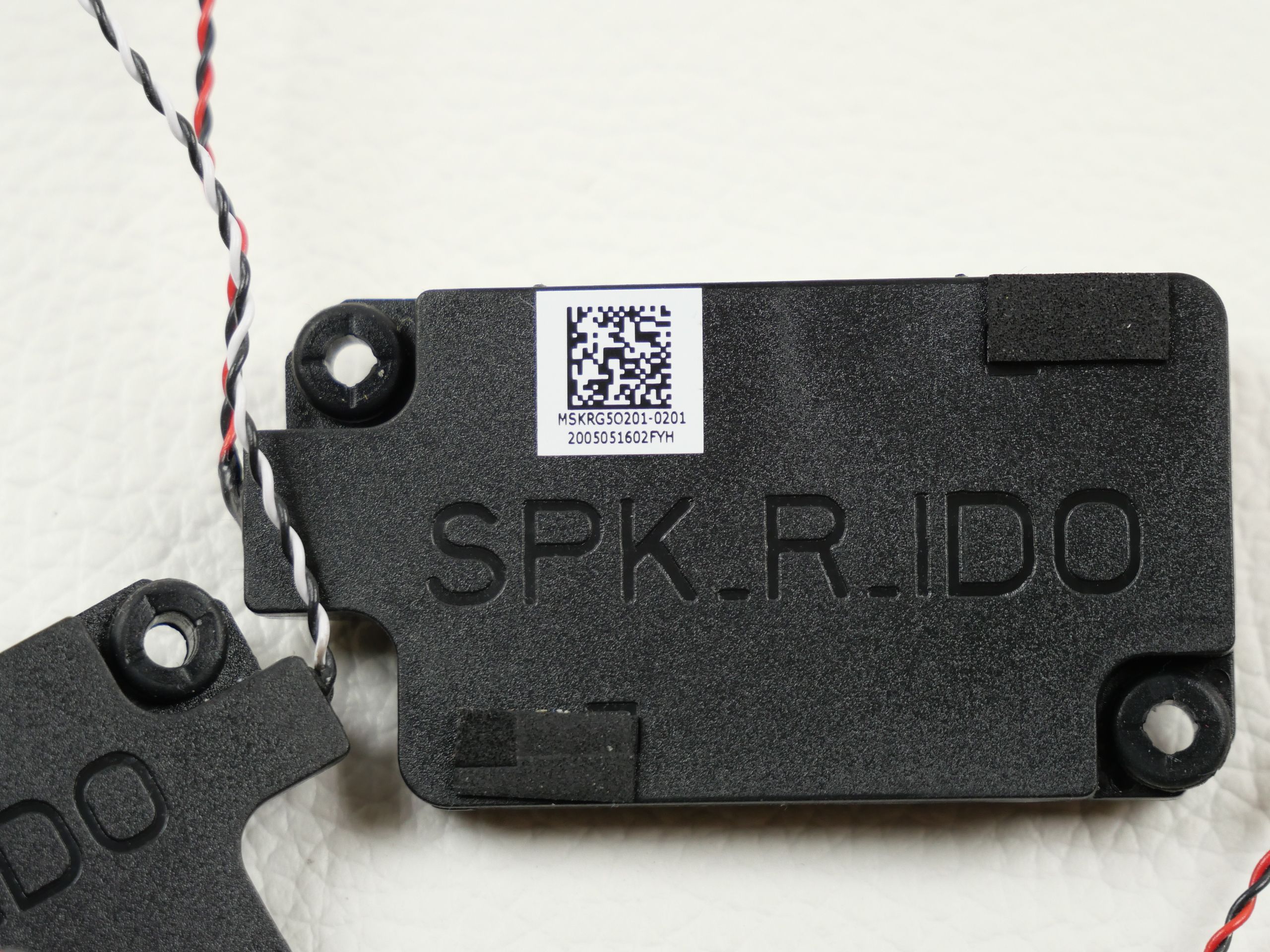 schenker-xmg-core15-gk5npfo-speaker-1420-3