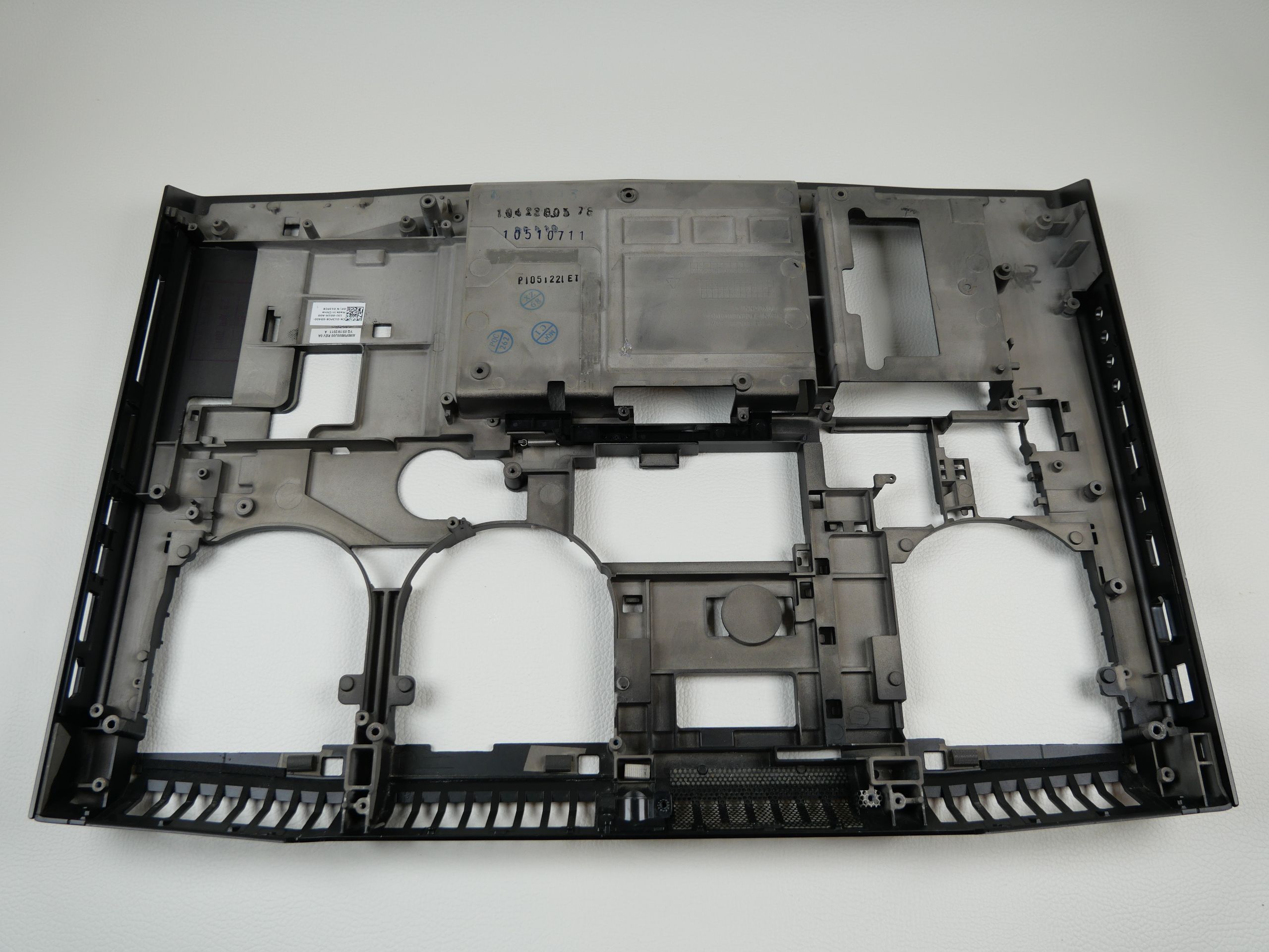 alienware-m18x-case-bottom-1641-3