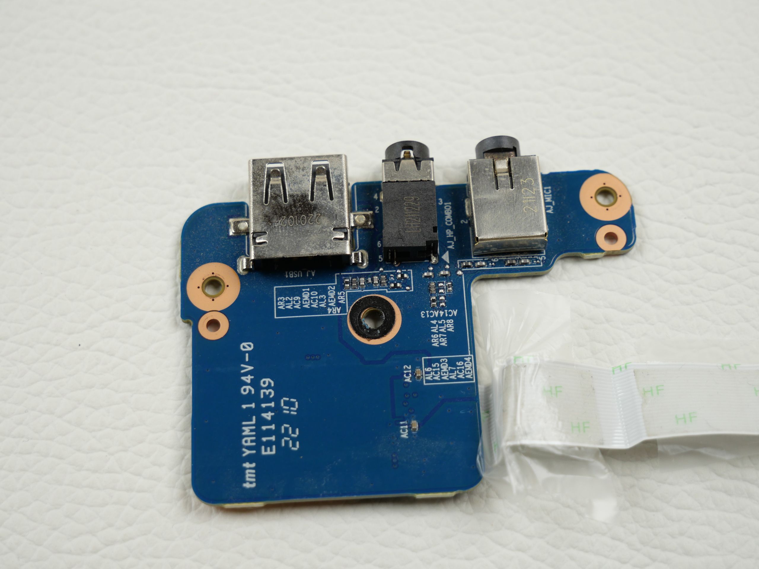 gigabyte-a5-k1-module-board-usb-connector-earphone-jack-1539-3