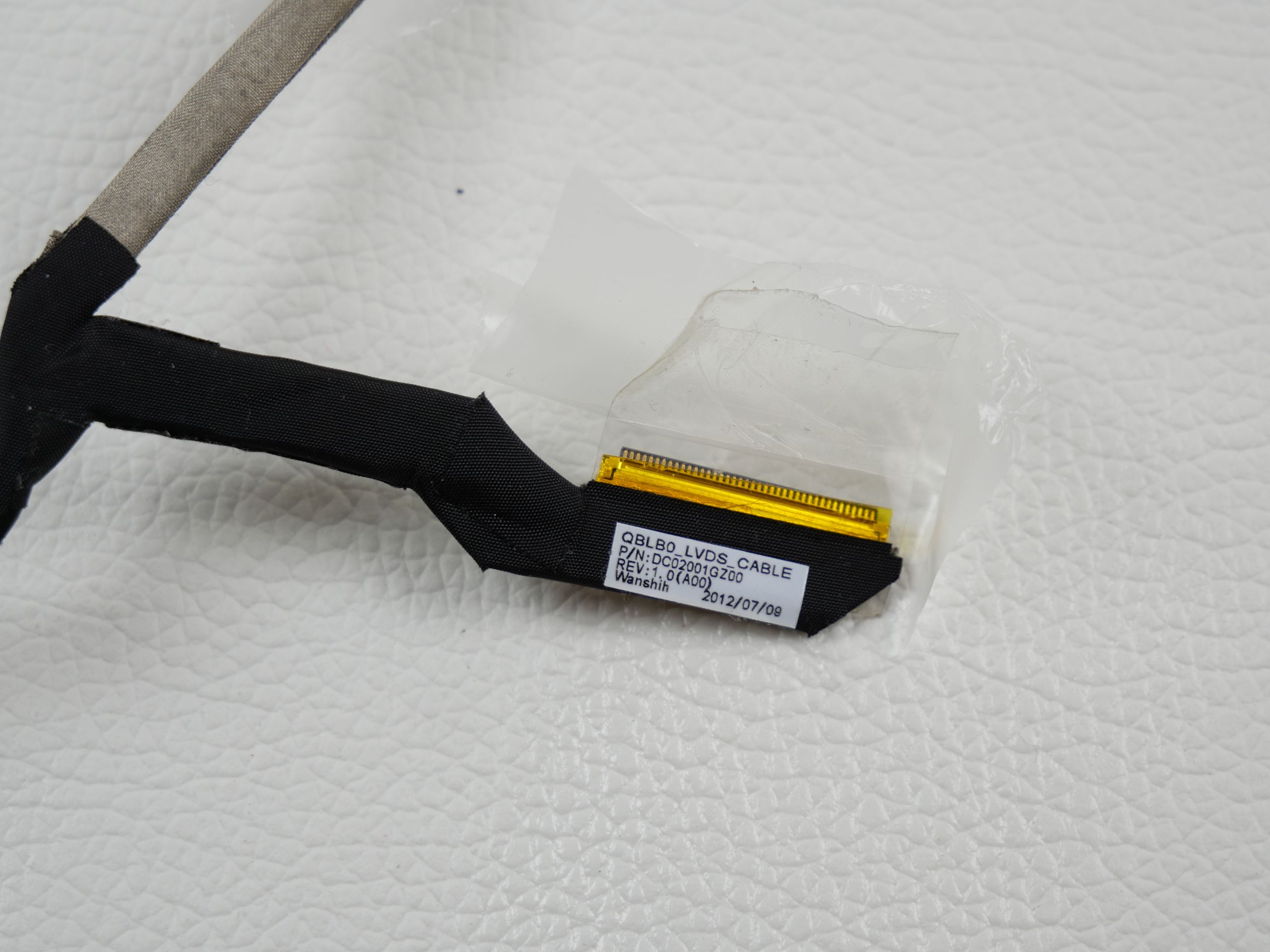 alienware-m14x-r2-display-webcam-cable-1728-2