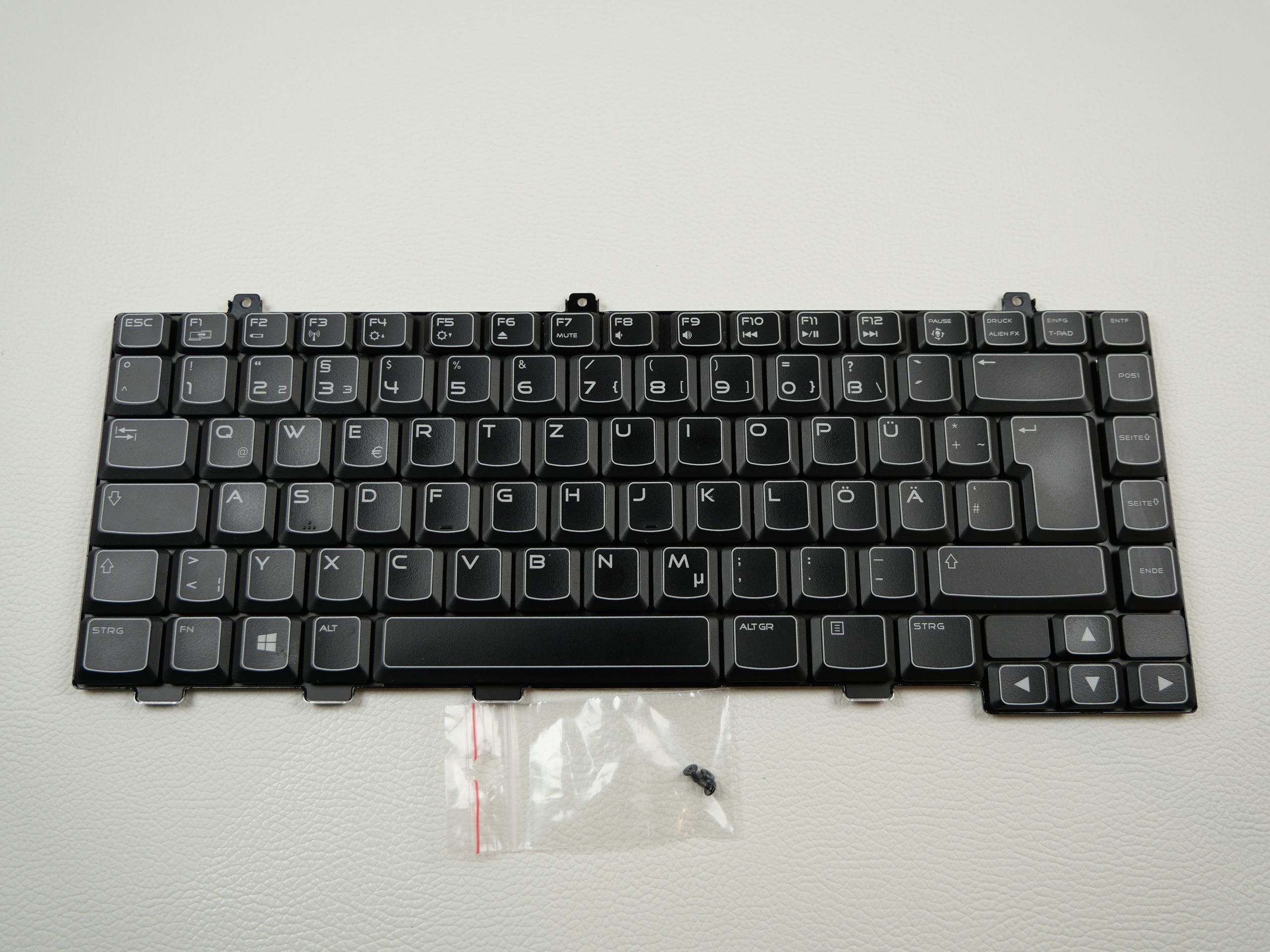 alienware-m14x-r2-keyboard-1732-1