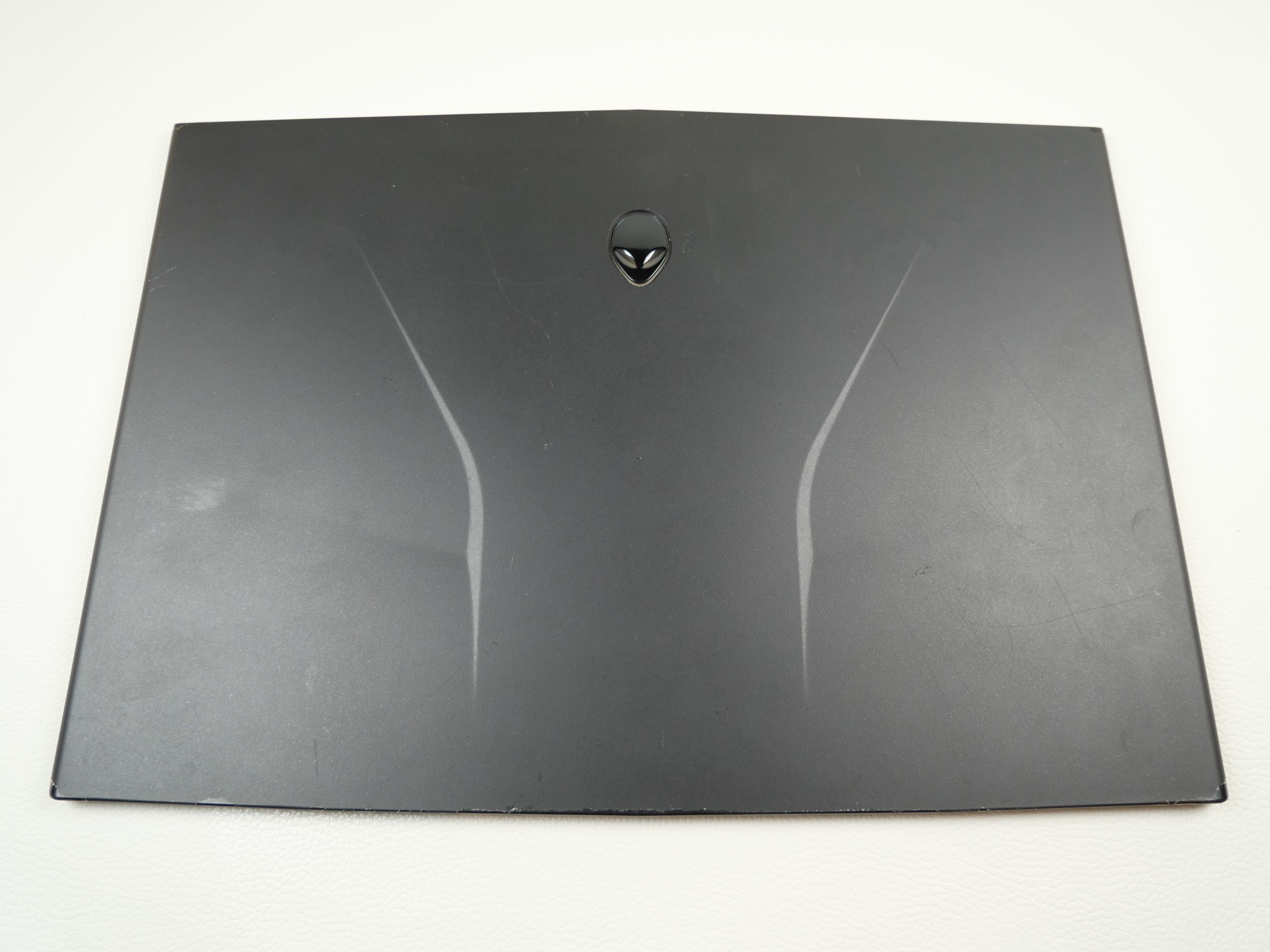 alienware-m14x-r2-top-lid-back-cover-1736-1