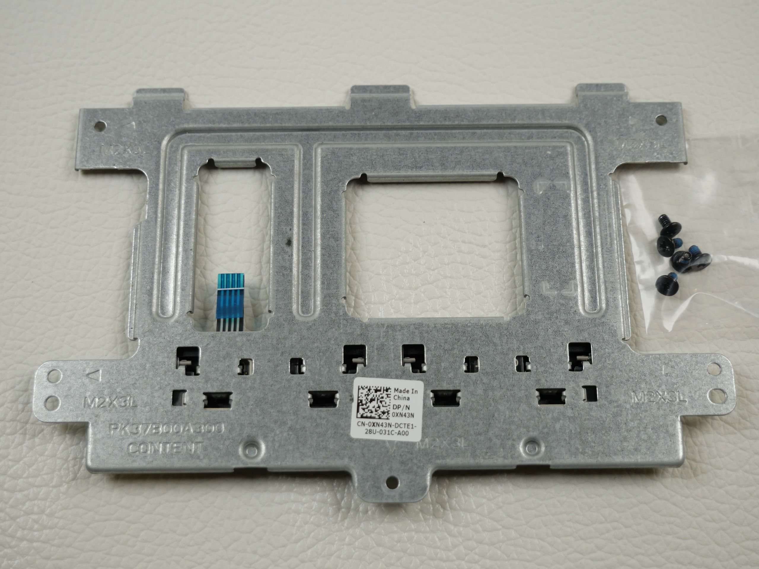 alienware-m14x-r2-touchpad-switches-buttons-1716-2