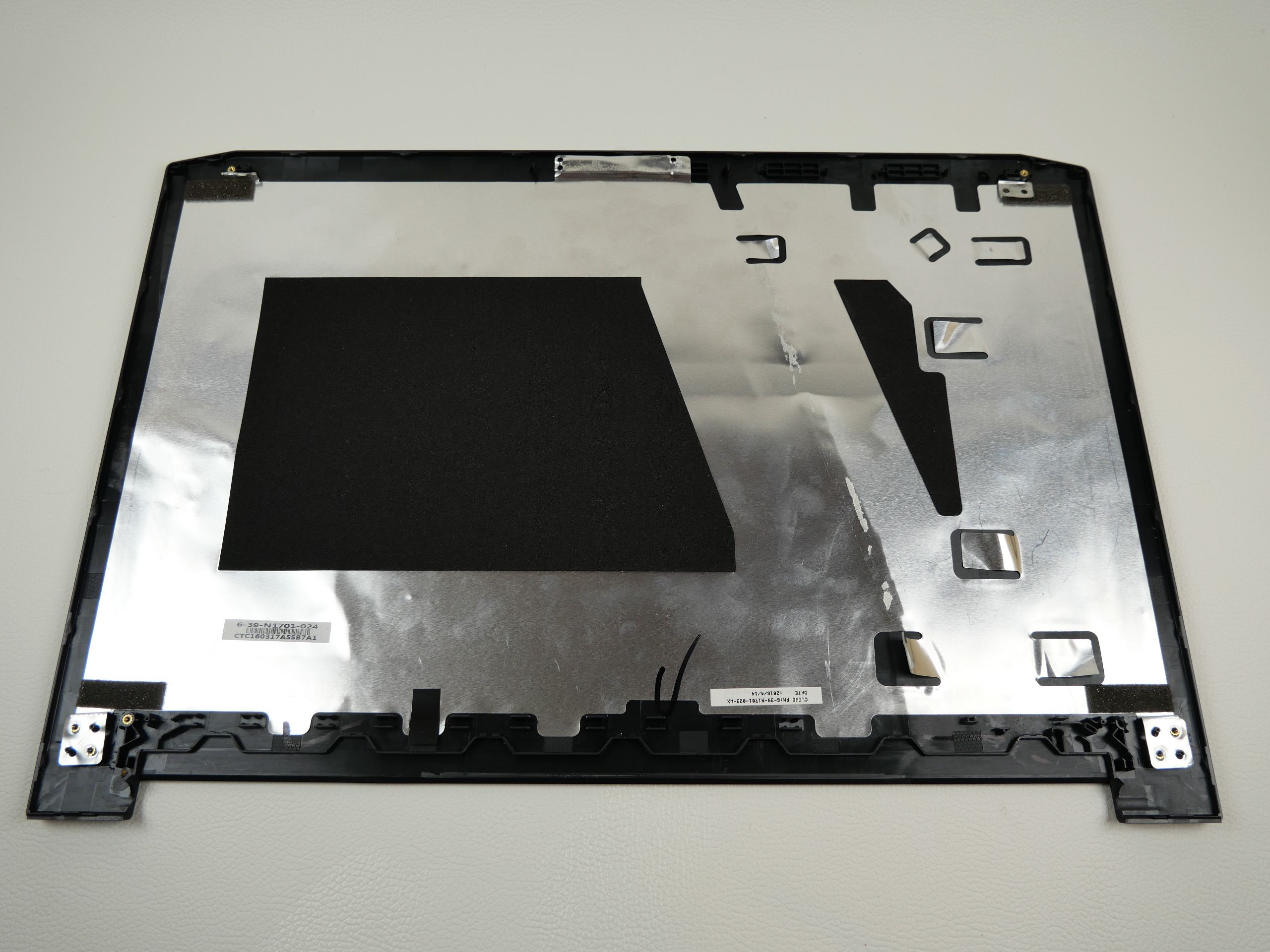 schenker-xmg-a726-clevo-n170rf1-top-lid-back-cover-1835-2