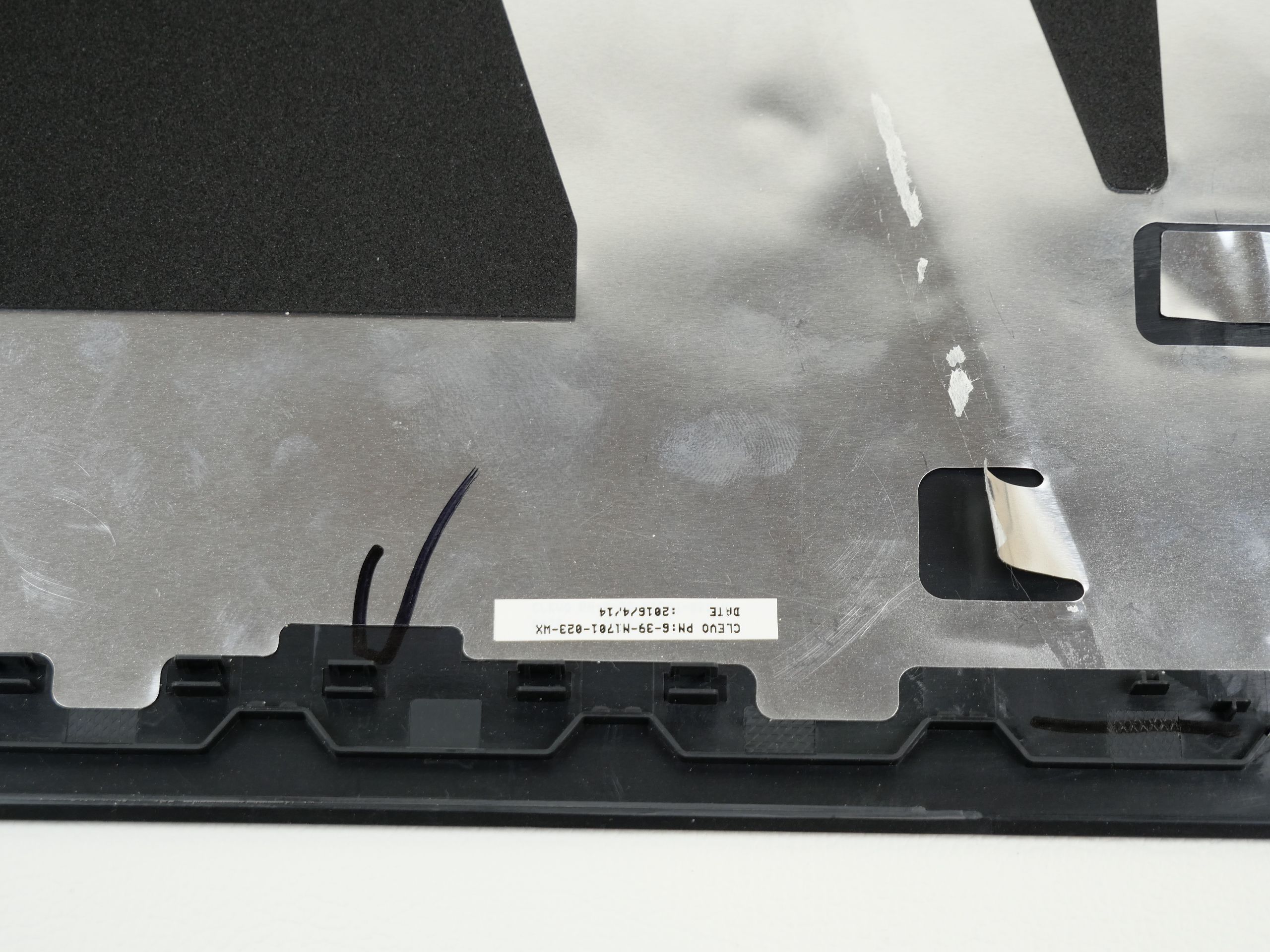 schenker-xmg-a726-clevo-n170rf1-top-lid-back-cover-1835-3
