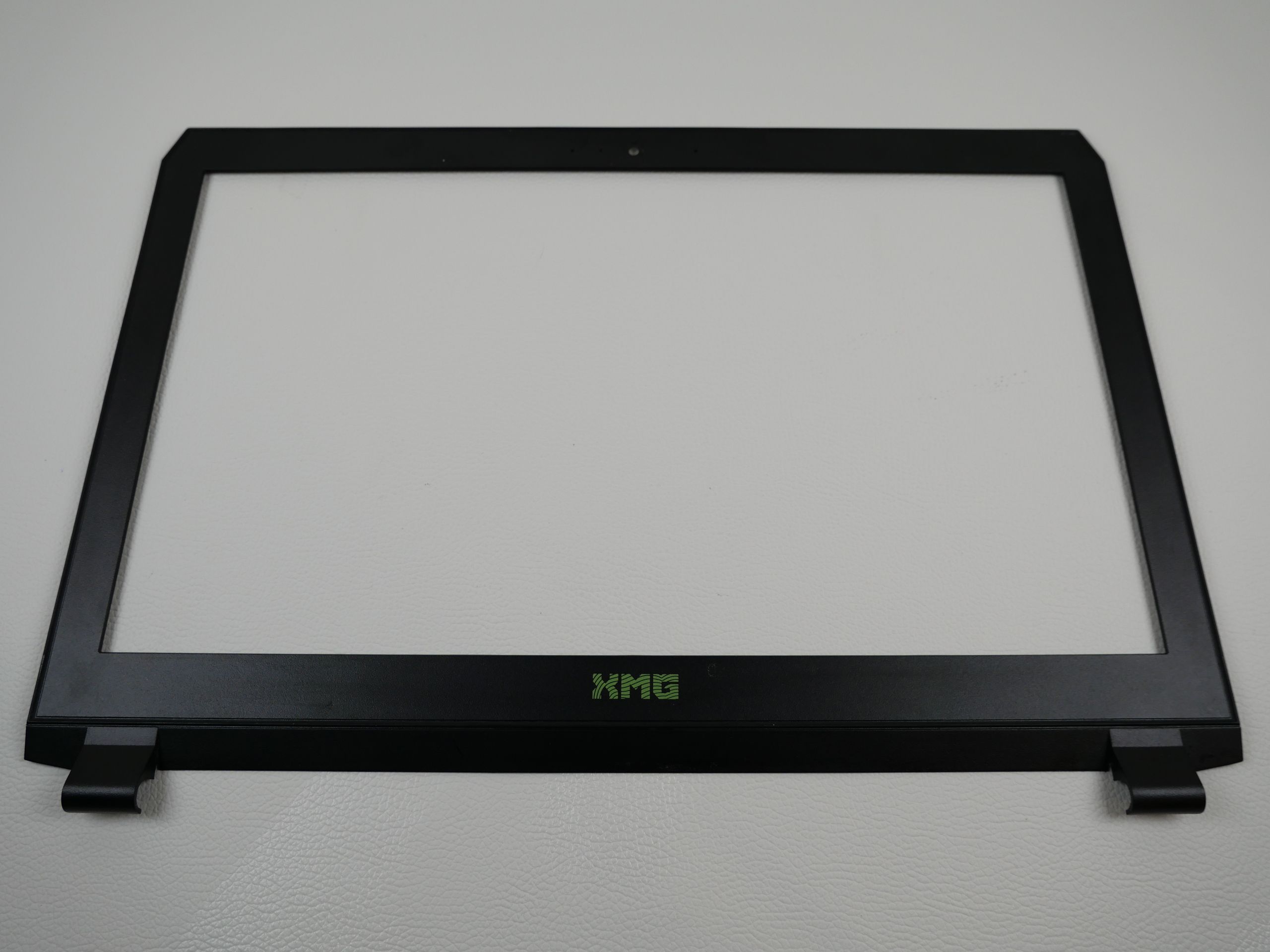 schenker-xmg-p506-clevo-p651rg-front-frame-bezel-1872-1