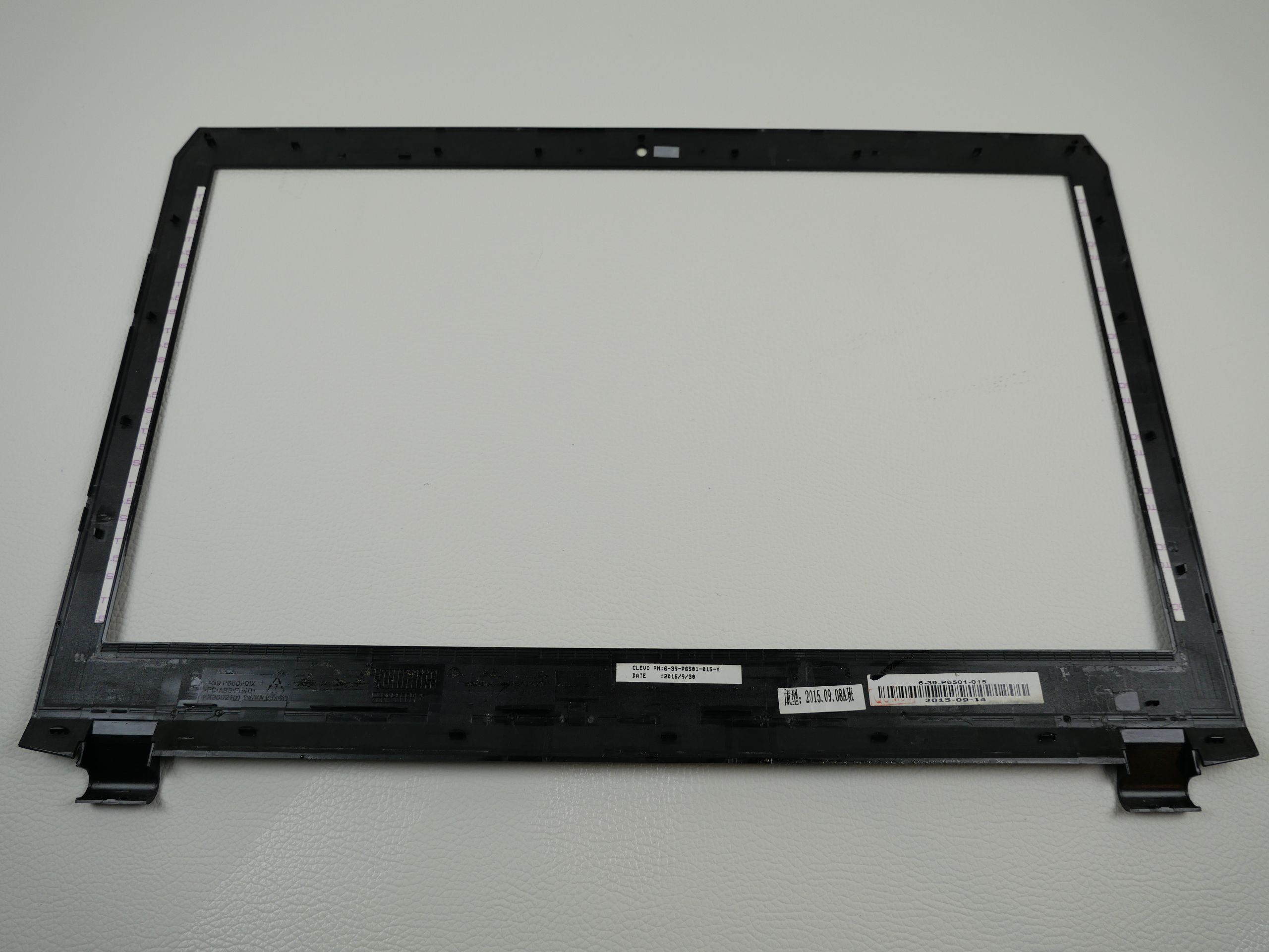 schenker-xmg-p506-clevo-p651rg-front-frame-bezel-1872-2