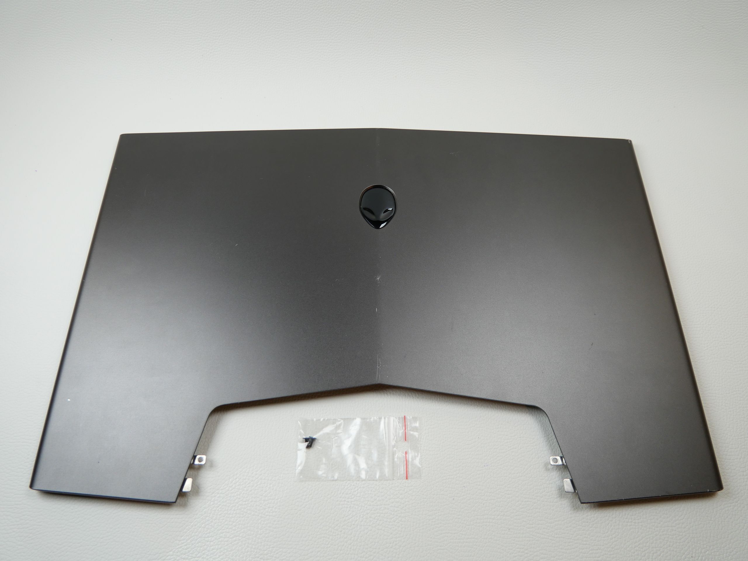 alienware-m18x-r2-top-lid-back-cover-2019-2