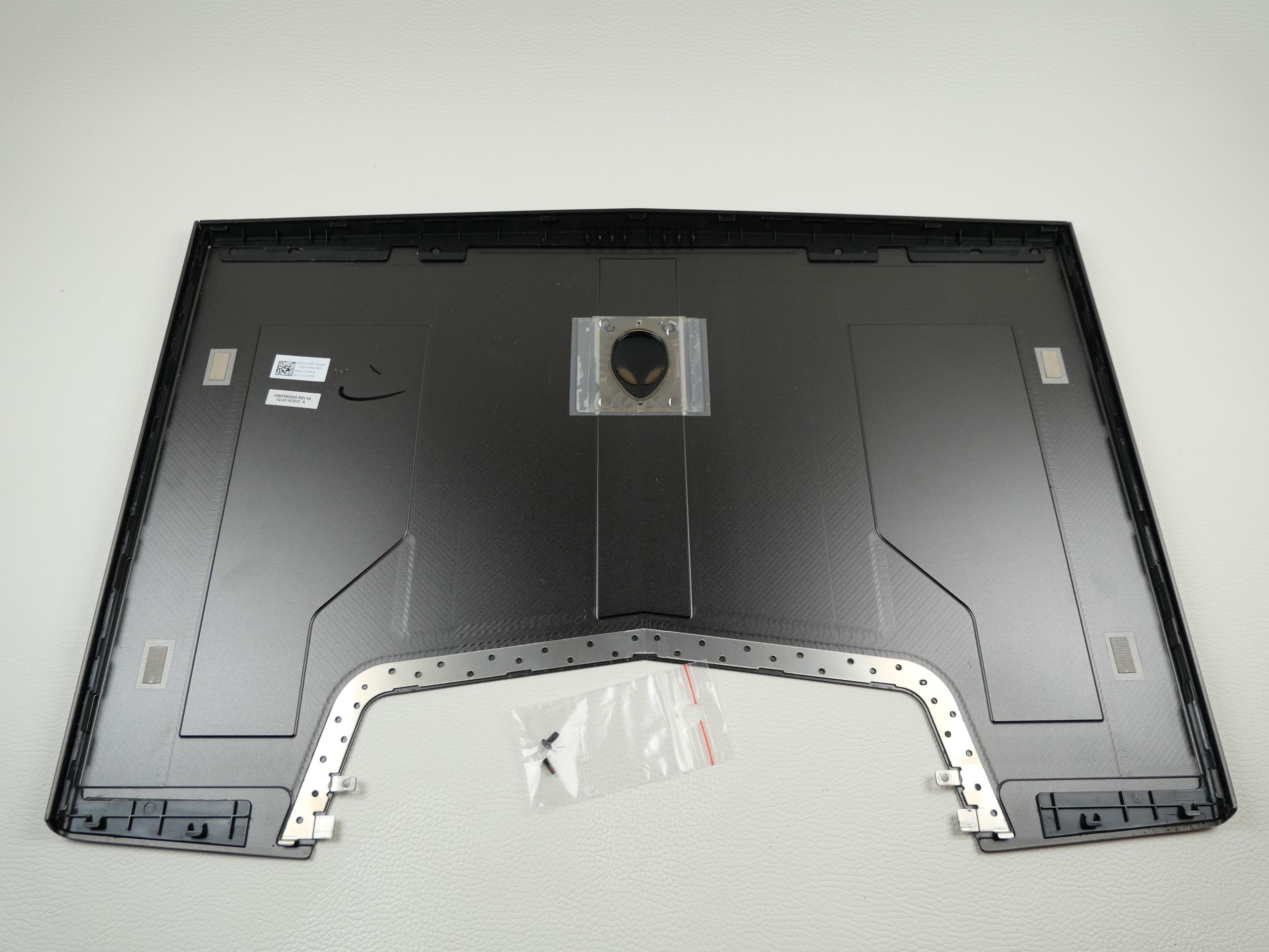 alienware-m18x-r2-top-lid-back-cover-2019-3