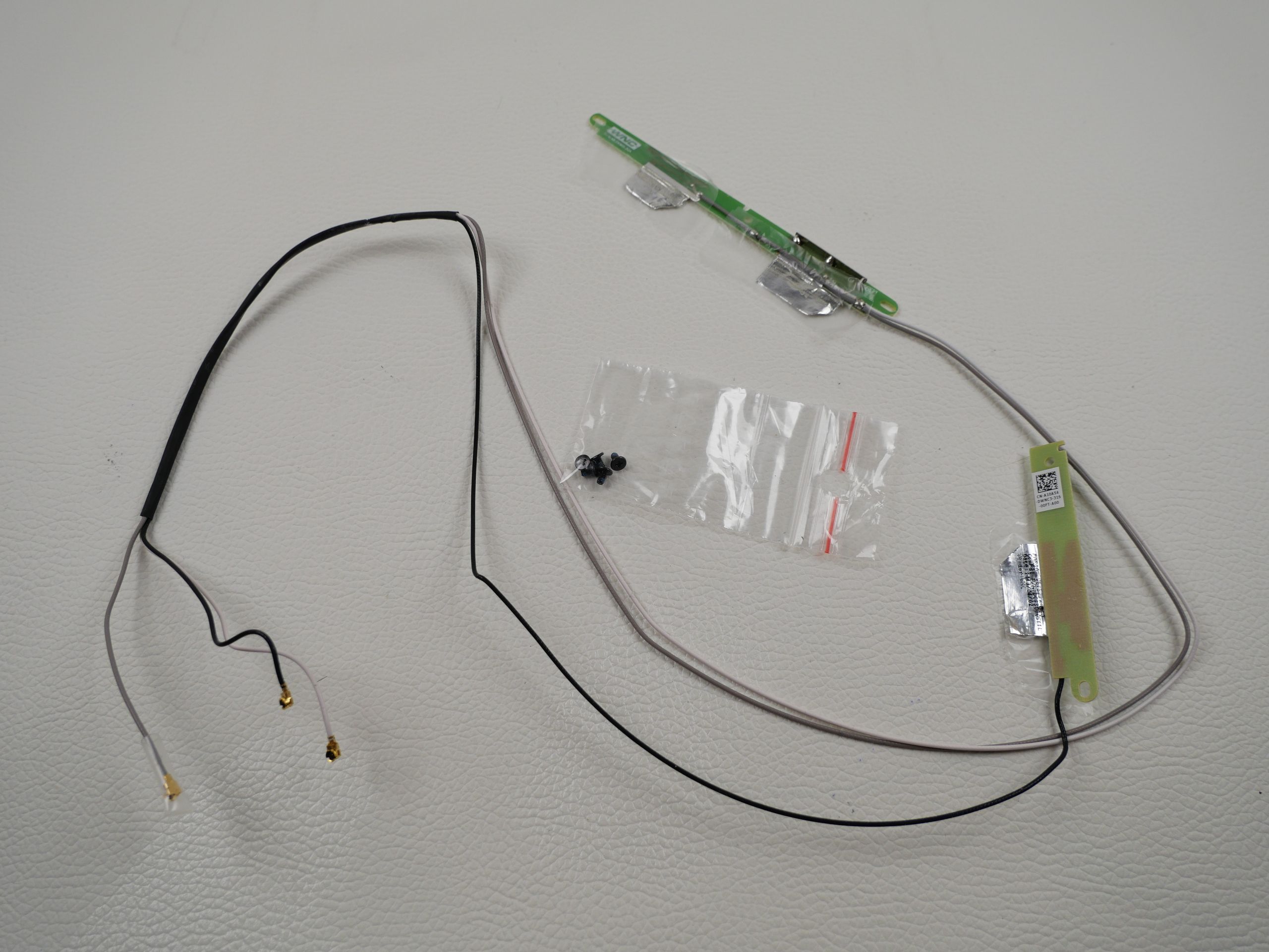 alienware-m17x-r4-antenna-2095-1
