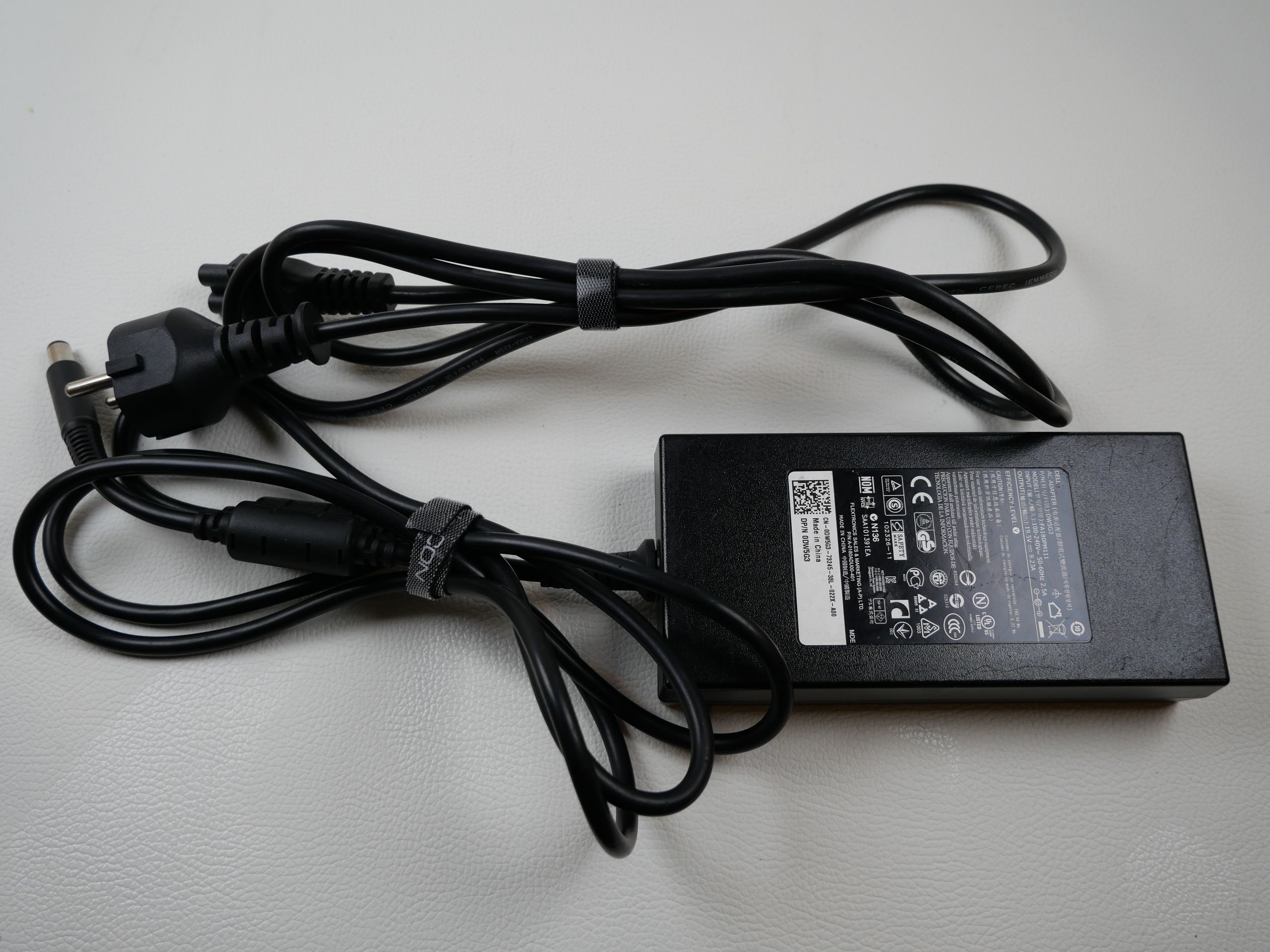 alienware-17-r1-power-adapter-supply-2176-1