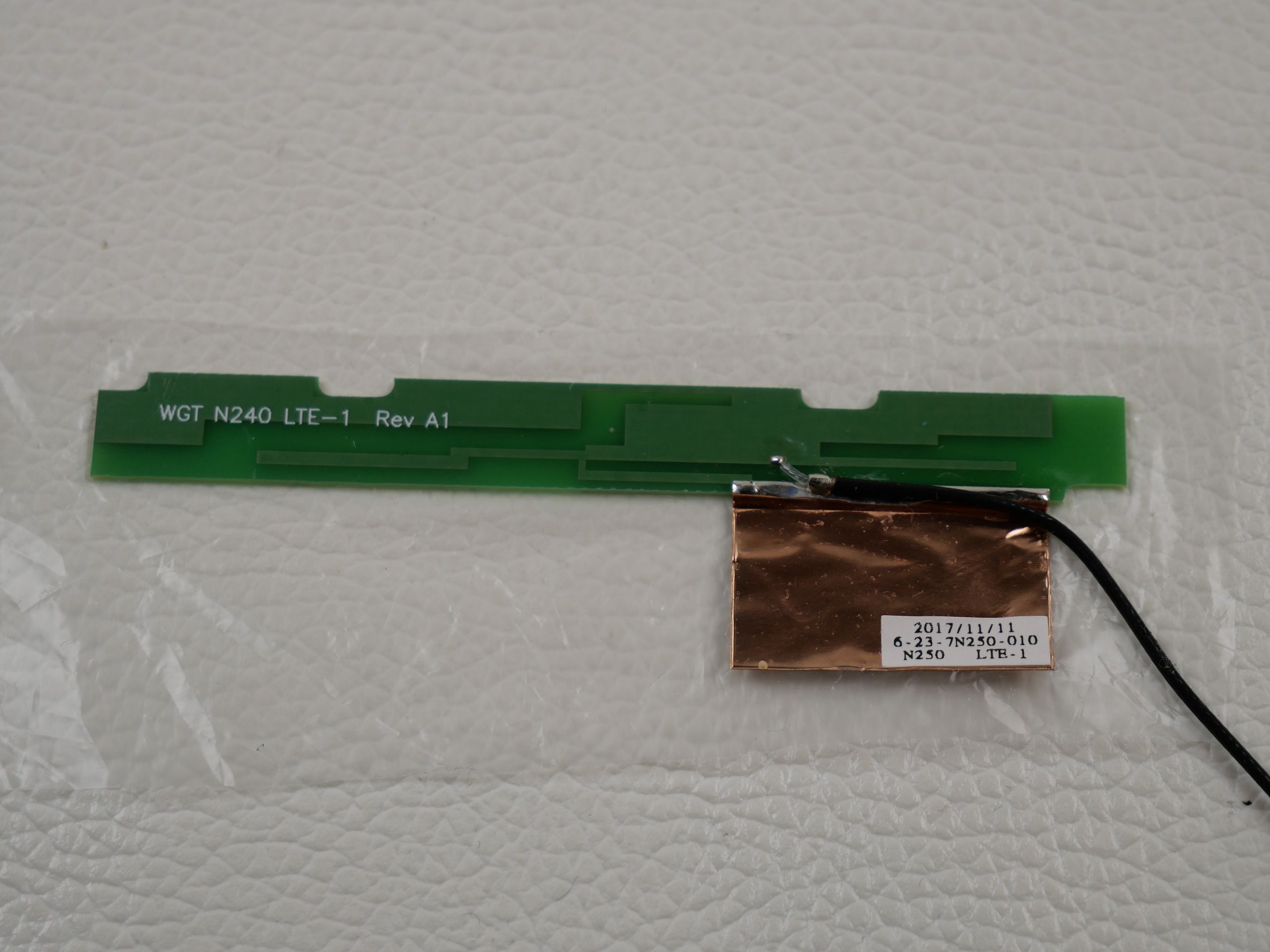 schenker-xmg-a517-clevo-n850hp6-lte-antenn3-a-main-2193-2