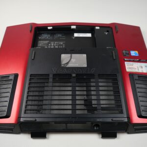 alienware m17x r1 r2 3d gedruckte gummifuesse nach der montage an Gehäuse-Boden und Abdeckung