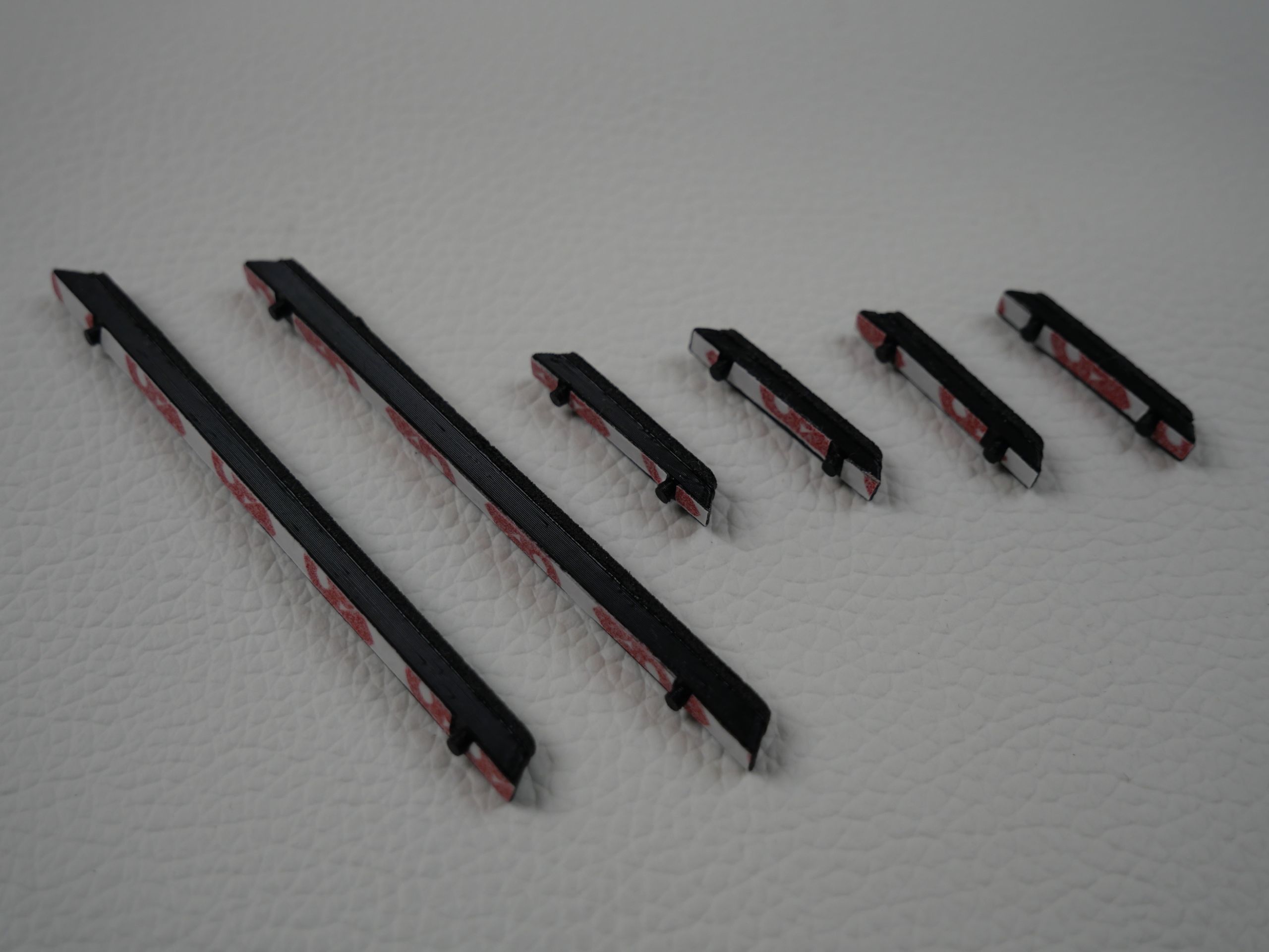 alienware m18x r1 r2 3d gedruckte gummifuesse set in der seitenansicht